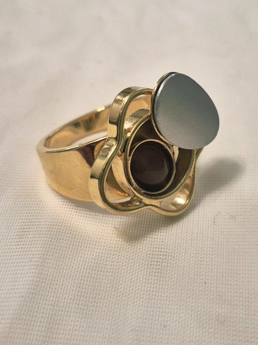 Artisan Designer Cocktail Ring Swing Design With Brown Stone.